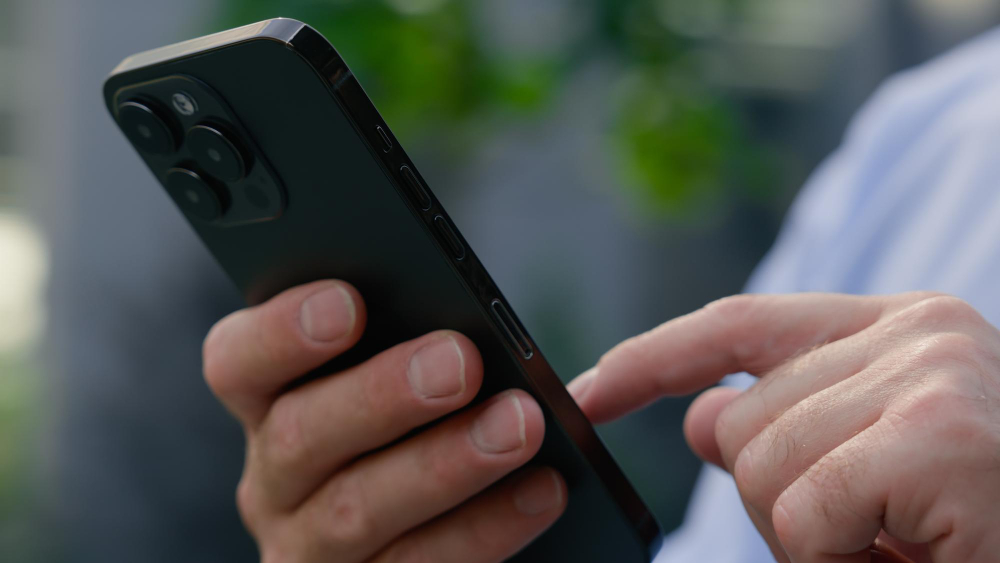 Spegniamo i telefoni e accendiamo il cervello 1
